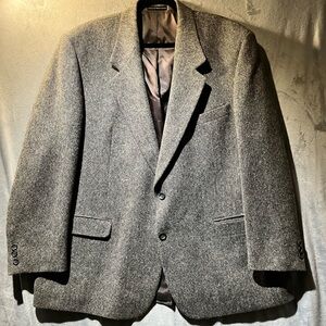Men's Gray Wool-Blend Sport Coat - Classic Notch Lapel woven in Donegal Ireland